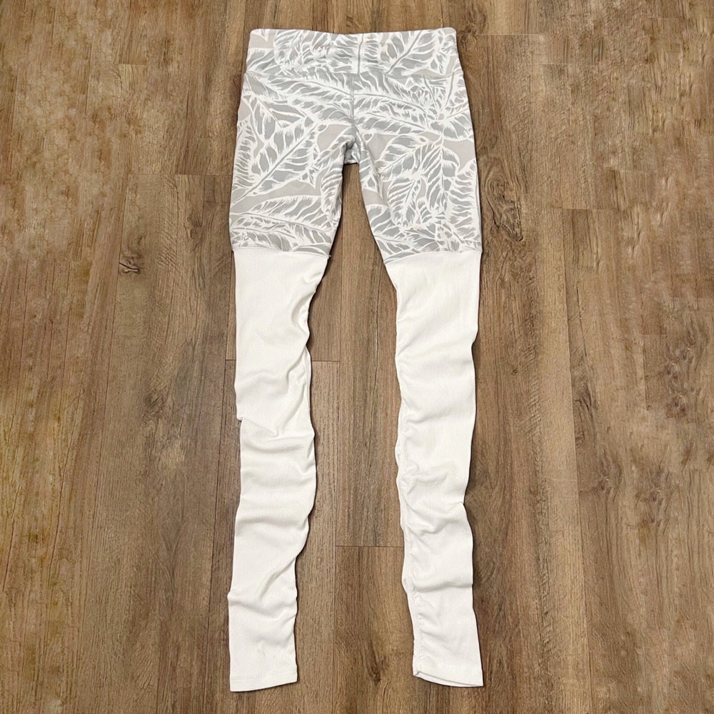 Alo Yoga Goddess Ribbed Leggings White Leaf Print Long Leggings Size M - Picture 2 of 12